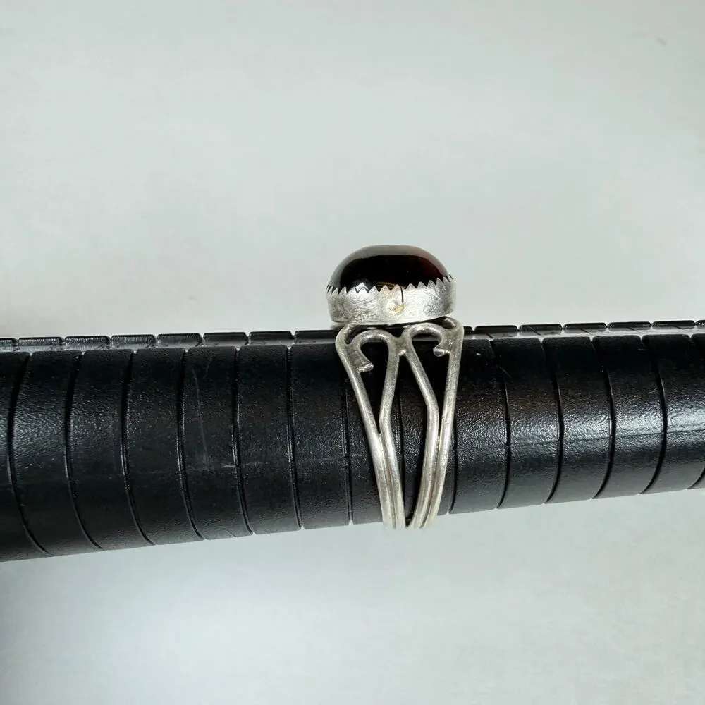925 STERLING SILVER AND CAT'S EYE CHRYSOBERYL RING 9us SIZE 4.0g
